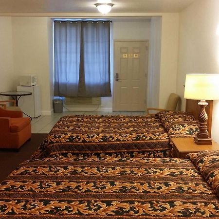 Country Regency Inn & Suites Manvel Exterior foto